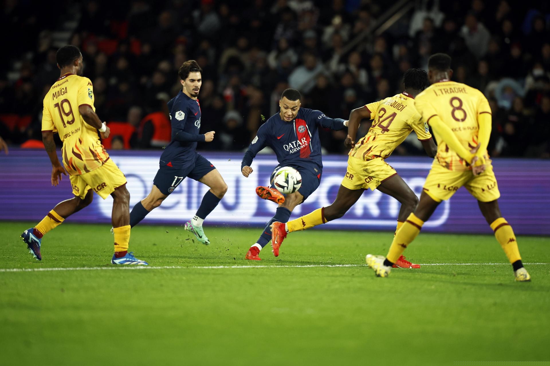 PSG v Metz | Ligue 1 23/24 | Match Highlights