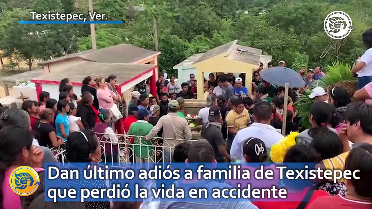 Dan último adiós a familia de Texistepec que perdió la vida en accidente