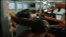 Caos em alto-mar: Passageiros da lanchinha entram em pânico com temporal que atinge Salvador