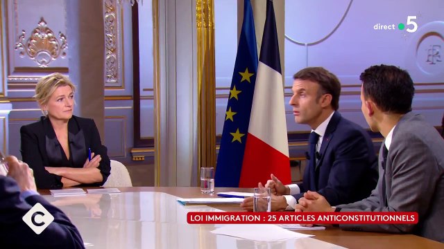 Emmanuel Macron sur l'immigration : C'est une manœuvre de garçon de bain du Rassemblement national, une manœuvre grossière pour nous dire au fond c'était mon texte, mais c'est faux