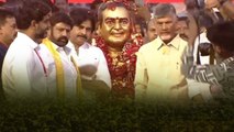 NTR Statue వద్ద నివాళులు అర్పించిన Pawan Kalyan, Balakrishna, Chandrababu | Telugu Oneindia