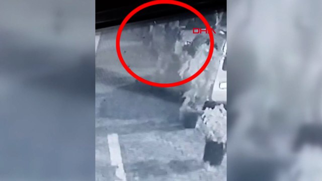 Sultangazi'de büfeye silahlı 3. saldırı kamerada