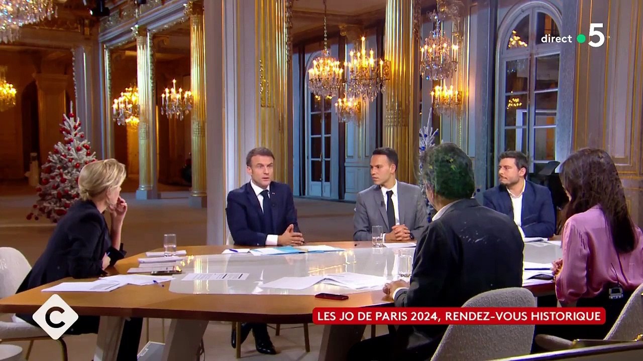 Emmanuel Macron dans "C à vous": Le président de la République assure qu’il y a évidemment des "plans B" pour la cérémonie d’ouverture des Jeux olympiques à Paris, "en cas de menace potentielle" - VIDEO