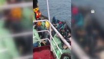 Kuşadası'nda fırtınaya yakalanan göçmenleri balıkçılar kurtardı