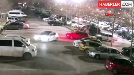 Kocaeli'de Belediyeye Ait Otoparkta 35 Araçta Hasar Oluştu