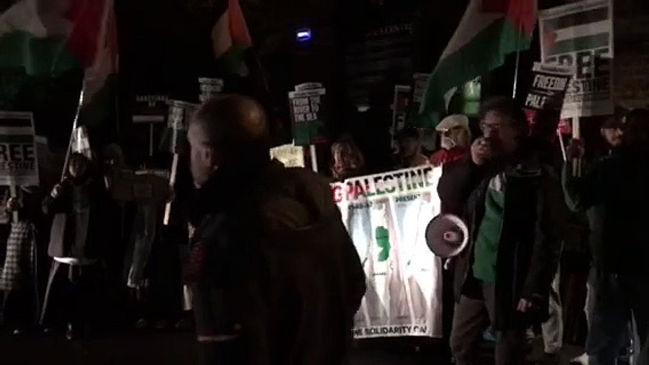 Gaza protest outside Medway Council cabinet meeting