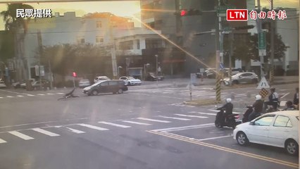 高中生闖紅燈騎單車遭撞飛，事後還被開罰單🚦