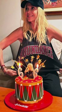 Γενέθλια για την Άννα Βίσση - Έγινε 66 ετών και γιόρτασε με τη μητέρα της και τούρτα υπερπαραγωγή!