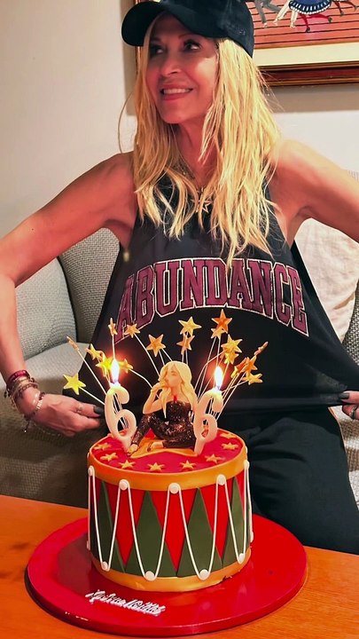 Γενέθλια για την Άννα Βίσση - Έγινε 66 ετών και γιόρτασε με τη μητέρα της και τούρτα υπερπαραγωγή!