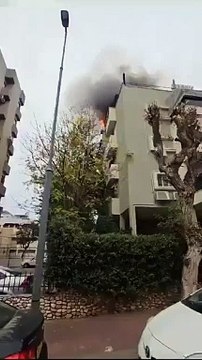 A fire broke out in a building for settlers in the center of occupied Palestine; after it was stoked with a rocket from the Qassam Brigades.
