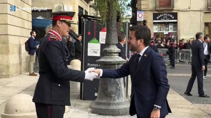 Abuchean a Sánchez y Aragonès a su llegada a la Generalidad