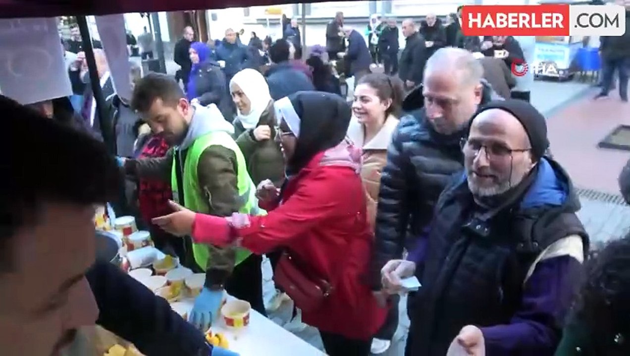 Dünyanın en kötü yemekleri arasında seçilen kara lahananın fiyatı 2 katına çıktı