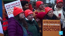 Hospital doctors in England start new strike over pay