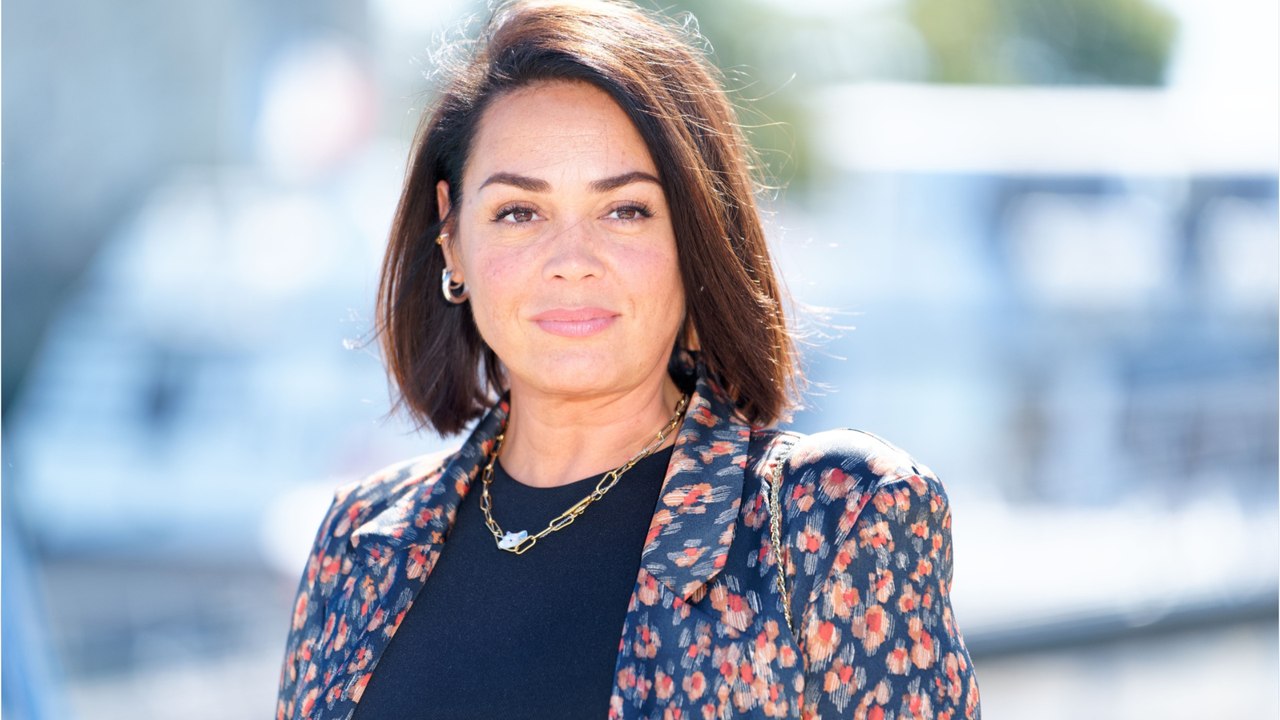 GALA VIDÉO - Avant Noël, Lola Dewaere poste une touchante photo avec son papa qui lui manque tant