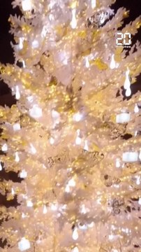 Italie : Pour Noël, Rome installe un tapis de lumières de 1,4 km #shorts