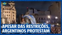 Apesar das restrições, argentinos protestam