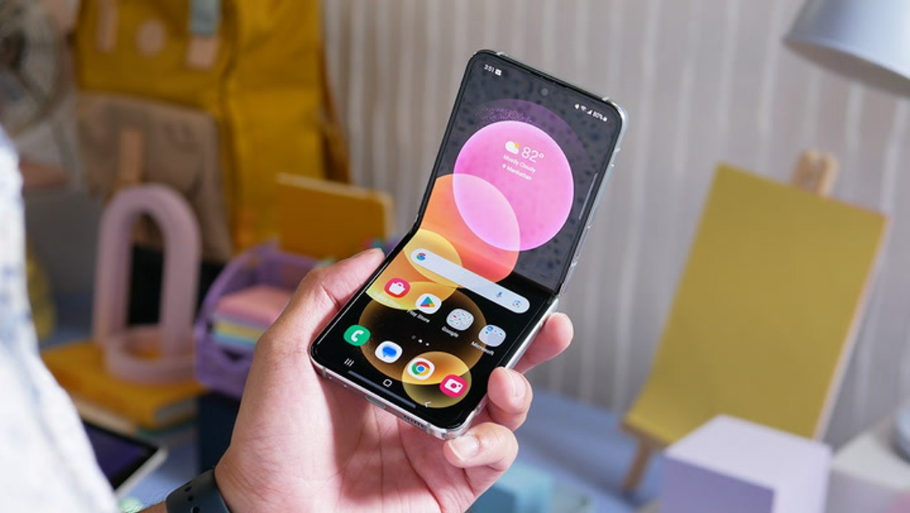 Samsung Galaxy Z Flip 5 Hands-On | Tom's Guide