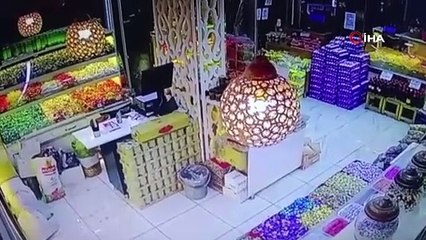 Hatay dün böyle sallandı! Deprem anı kameralara yansıdı