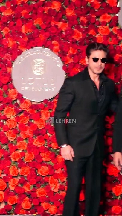 Shah Rukh Khan Graces Anand Pandit's Grand B'day Party