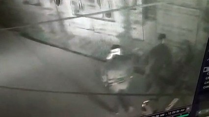 सीसीटीवी में जानलेवा हमला करते नजर आ रहे लुटेरे