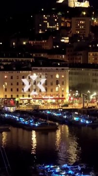 Découvrez pourquoi de mystérieux X ont été affichés sur plusieurs monuments français, comme l’Arc de Triomphe ou la pyramide du Louvre, hier soir - VIDEO