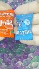 Find candy inside the magic water balls #magic #huntingjajan #jajanan #shorts