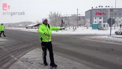 Bitlis'te kar yağışı sürüyor