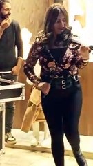 هالة موهبة جميلة فى العزف على الكمان فى افتتاح مجوهرات حنيفة فى مدينة نصر  ت 01064421595