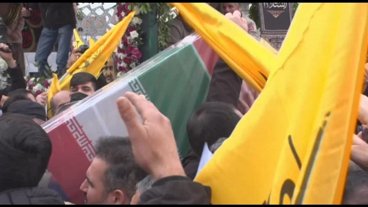 A Teheran i funerali del comandante delle Guardie Rivoluzionarie