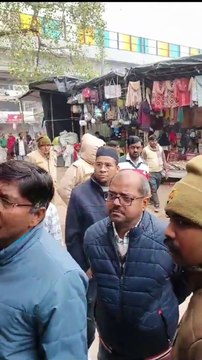 Video: पुराने लखनऊ LDA के अधिकारी सील करने दुकान पहुंचे, बुजुर्ग दुकानदार की तबीयत बिगड़ी और फिर...