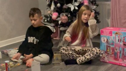 Parents' EPIC Disneyland surprise leaves kids on a planet of endearing disbelief