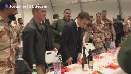 Foie gras et morilles pour le Noël de Macron avec les troupes