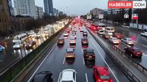 İstanbul'daki sağanak nedeniyle trafik durma noktasına geldi