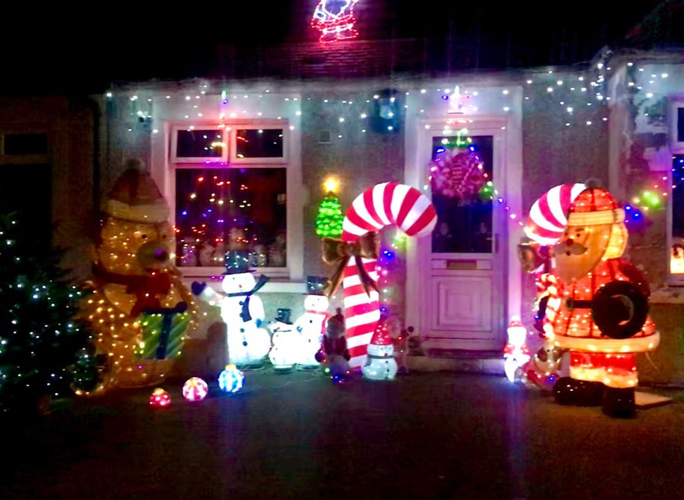 We went along to visit a very Christmassy home