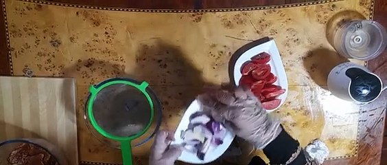 ليه بالفرن تشويها او بالزيت تقليها على الجريل من غير ماتنشف طريه ولذيذه بتتبيلة المطعم