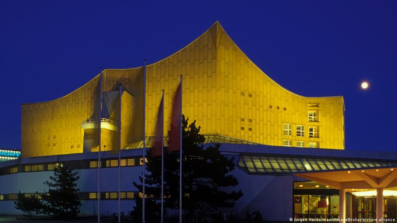 أوركسترا برلين الفيلهارمونية تنظم حفلًا موسيقيًا للسلام