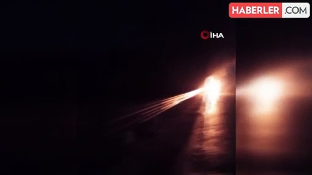 Van karayolunda LPG'li hafif ticari araç alev alev yandı