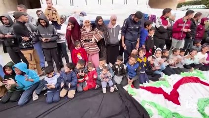 شاهد: بالرقص والرسم.. أطفال غزة يكسرون وحشة النزوح والحرب