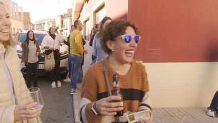 Así celebran en La Canyada (Alicante) el tercer premio de la Lotería de Navidad