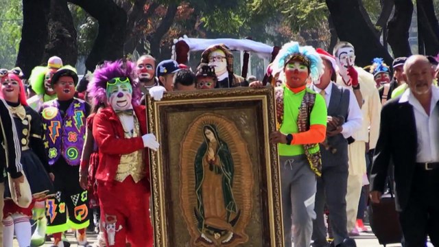 Mexiko-Stadt: Fröhliches Pilgern mit bunten Farben und Musik