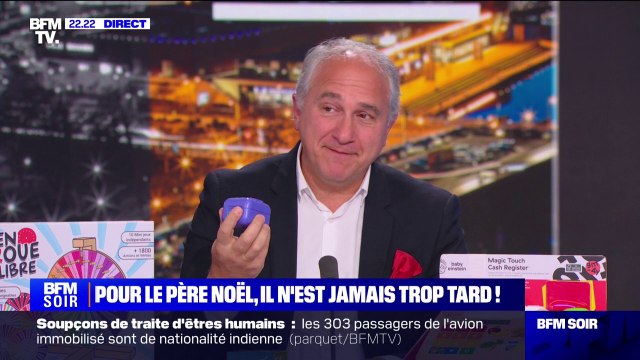 Bitzee , En roue libre , conteuse interactive pour enfants...:Franck Mathais, porte-parole de JouéClub, présente quelques-uns des jeux et jouets les plus vendus à Noël