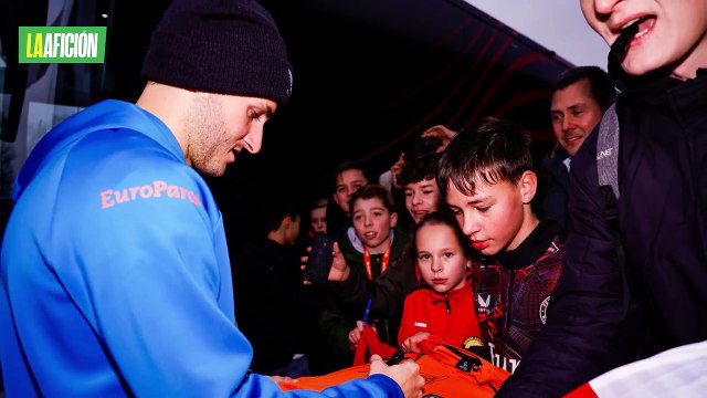 Feyenoord anuncia documental de Santi Giménez para 2024