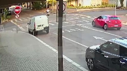 Bebê e criança a bordo: Carros se chocam em Cascavel e todos saem sem um arranhão!