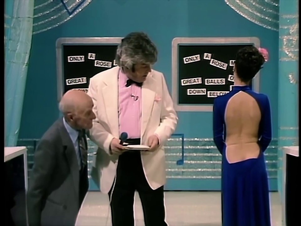Benny Hill Show - Name That Tune (1980)   Benny Hill