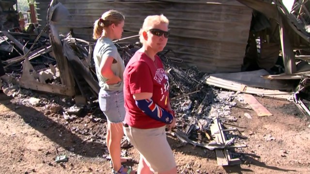 WA residents return to their properties after bushfire destroys homes