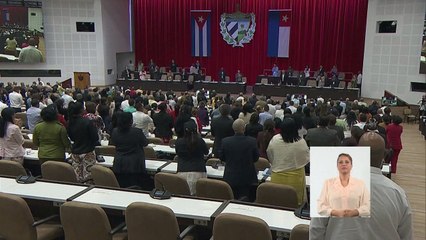 Presidente cubano admite que nuevo plan económico puede "acrecentar" problemáticas