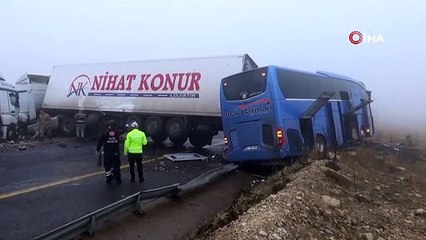 Otoyolda sis faciası: Ölü ve yaralılar var