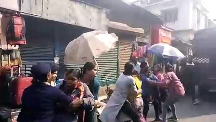 अचानक सीएम ममता आवास के पास अभ्यर्थियों का धरना