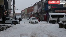 Karlıova ilçesinde 10 köy yolu kar yağışı nedeniyle ulaşıma kapandı
