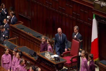 Concerto di Natale alla Camera, Fontana: "Mio pensiero ai bambini che non possono sorridere" - Video
